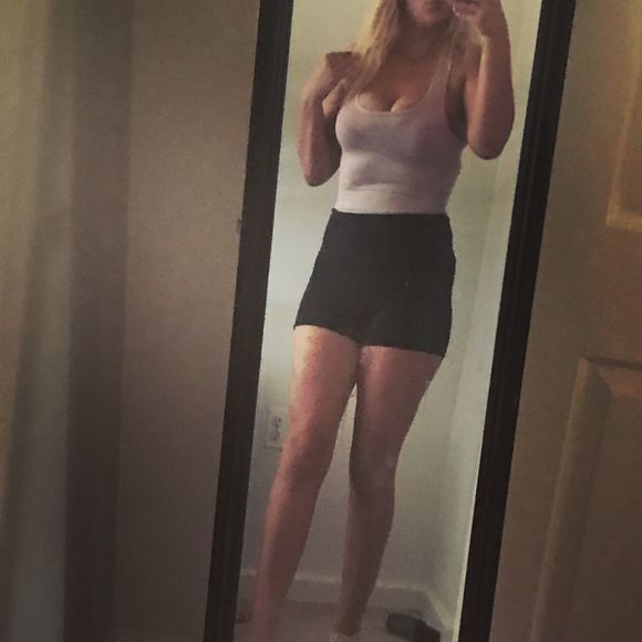 Meet your Posher, Fallon - Picture 1 of 1